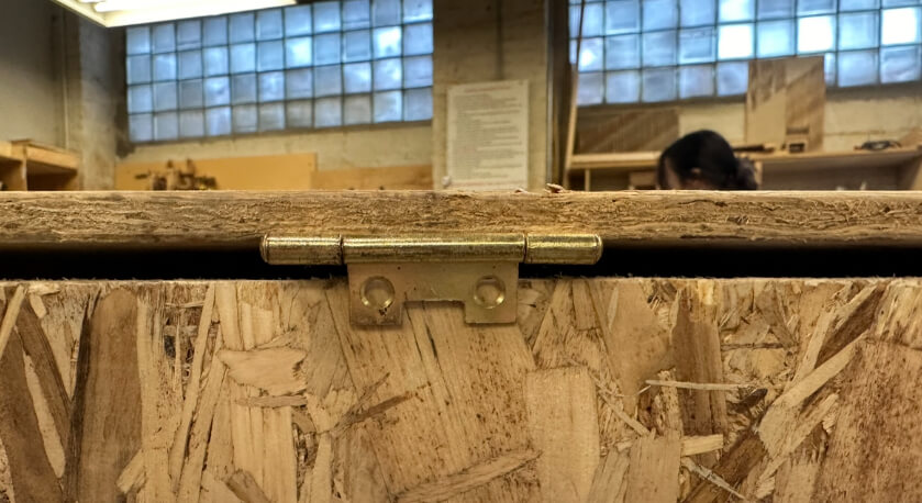second hinge